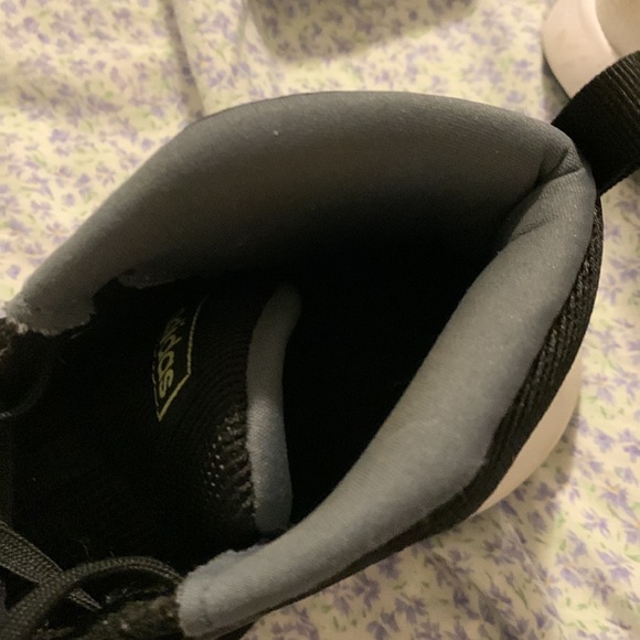 New without tag Adidas 3 green stripes size 5 men’s tennis shoes - Picture 7 of 8